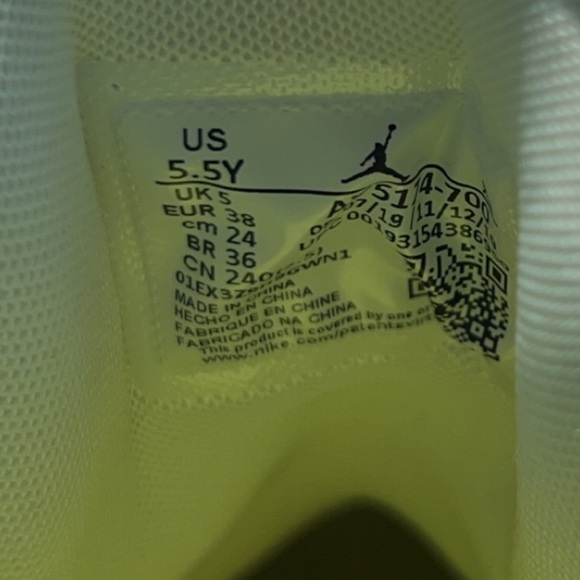Jordan Youth Air 1 Mid Gs Dynamic yellow wore once but they’re to small for me - Picture 6 of 8